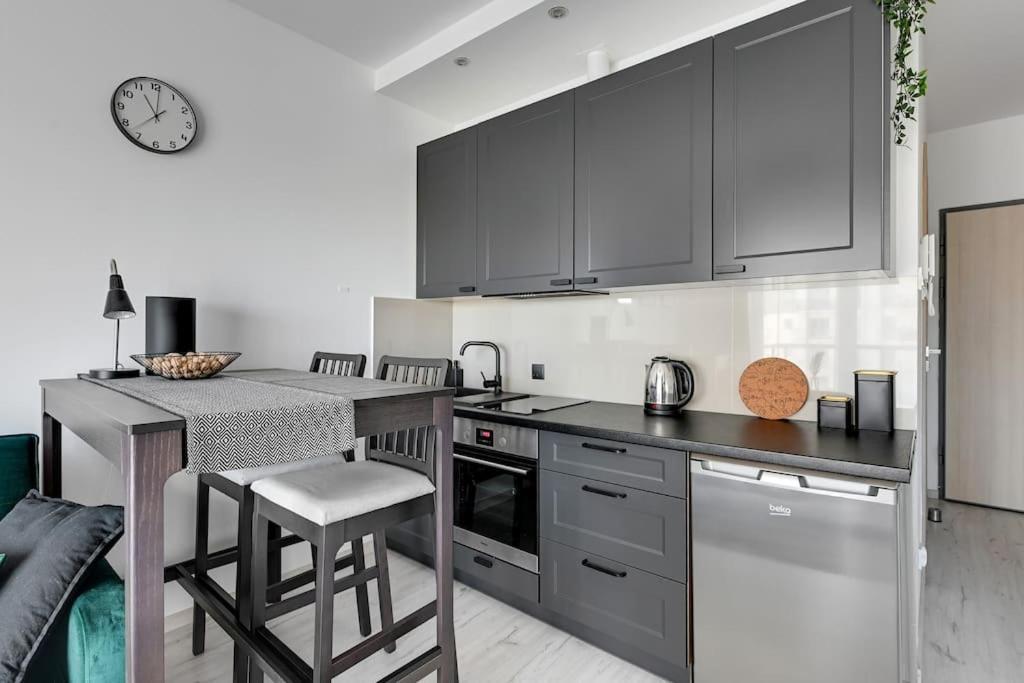 Albatross Tower - Apartament W Centrum Przymorza By Grand Apartments Гданск Екстериор снимка