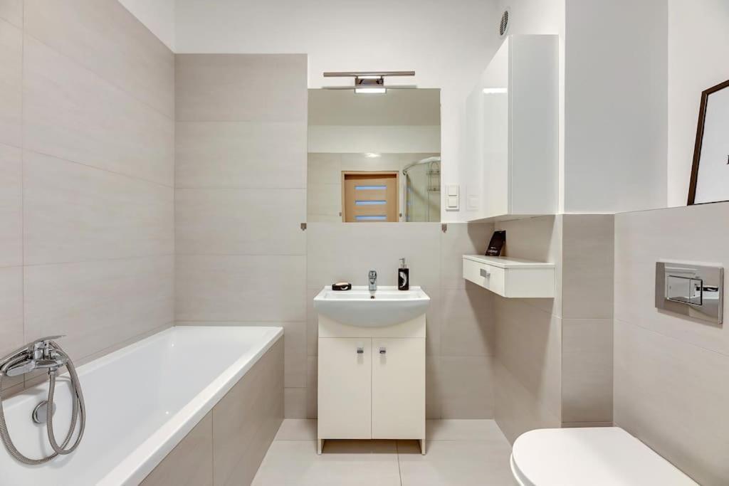 Albatross Tower - Apartament W Centrum Przymorza By Grand Apartments Гданск Екстериор снимка